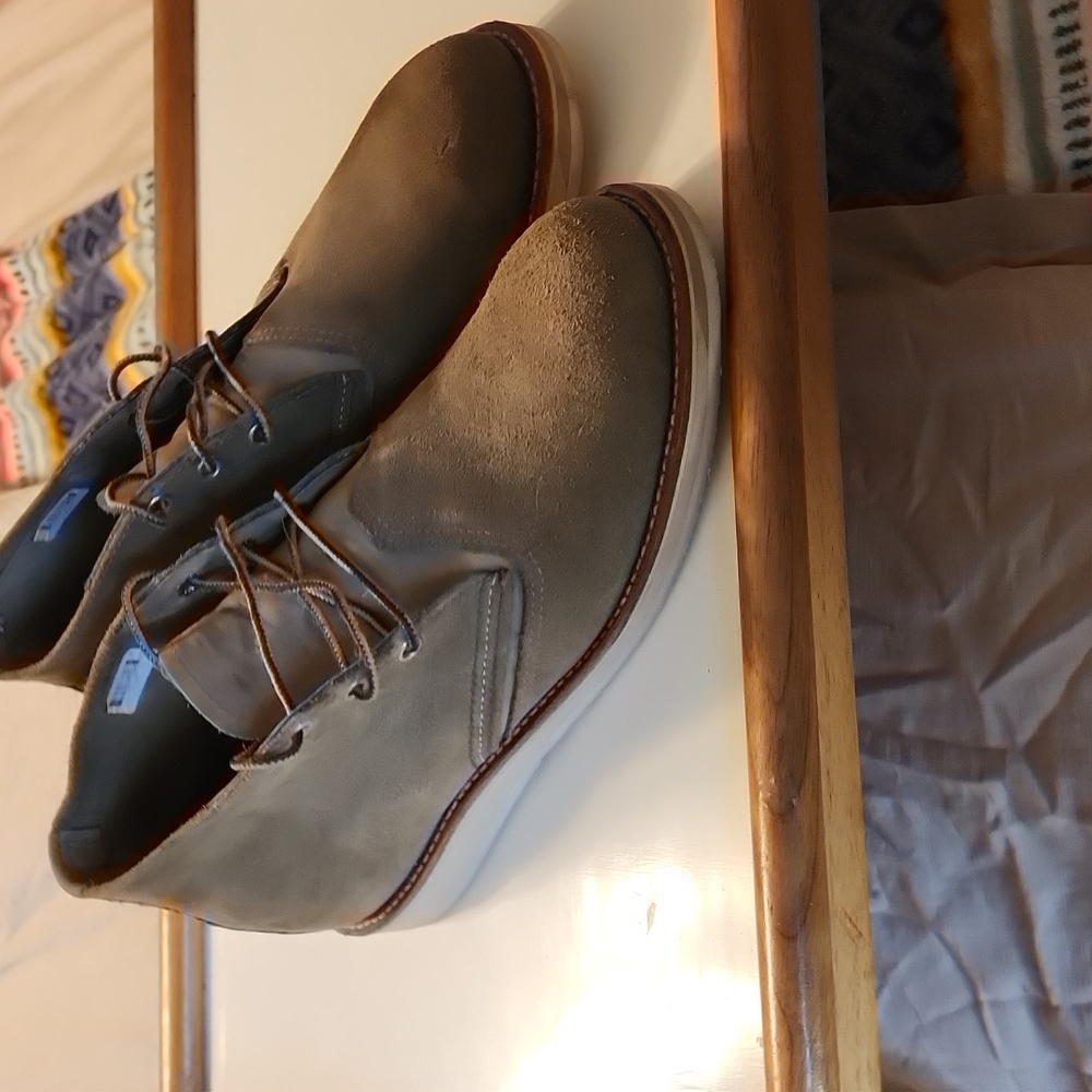 Redwing weekender chukka suede size 9